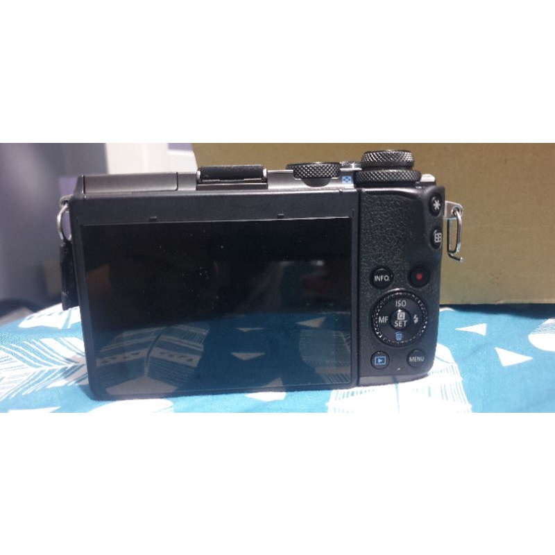 canon eos m6 - bekas pemakaian pribadi