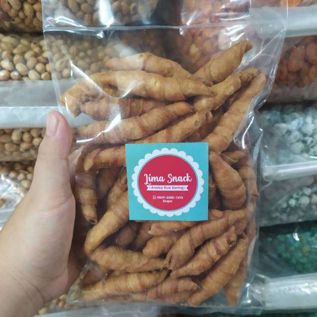 

Molen pisang mini renyah ,cocok untuk cemilan di rumah di kantor dan dimana saja