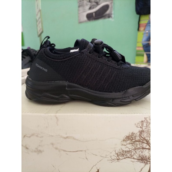 Sepatu Tomkins Shazam blk
