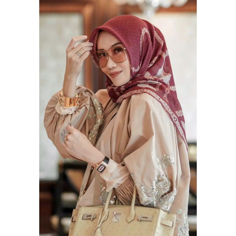 Buttonscarves The Chain Series Ruby