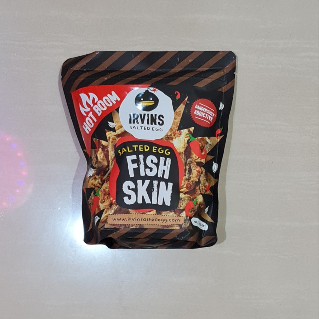 Snack Irvins Fish Skin Salted Egg Hot Boom 105 Gram