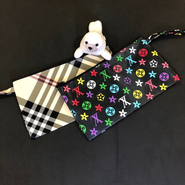 

Map Data / Kantong Dokumen / Zipper Bag Fancy Giro B6 (MOTIF)