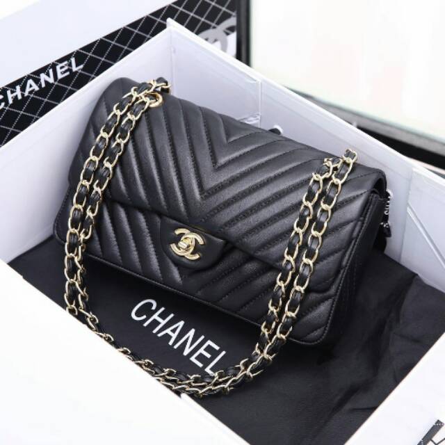 CHANEL MAXI V1112