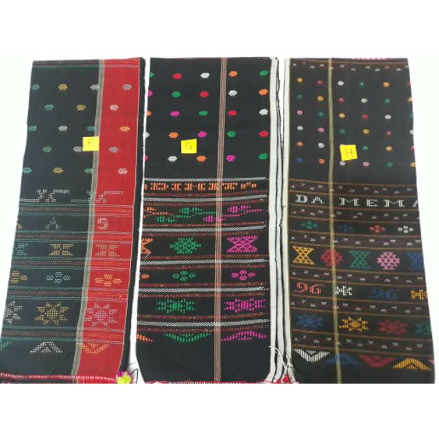 Ulos Batak sadum hitam