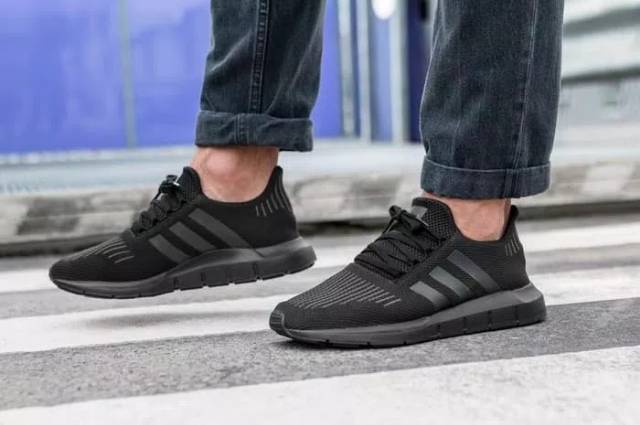 adidas swift run black and grey