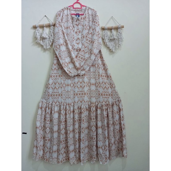Gamis Motif Etnik