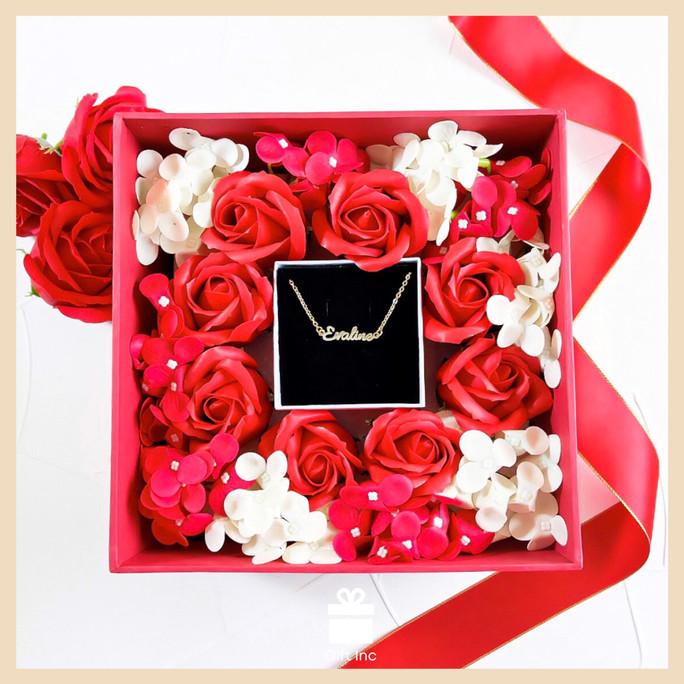 

THE ROSES KISS - VALENTINE GIFT / HAMPERS / KADO PASANGAN/ PACAR DG654EAFVD