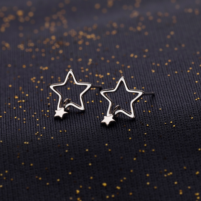 Gaya Korea Hollow Star Stud Earrings untuk Wanita Pola Geometri Bintang Anting Pendek Anting Telinga