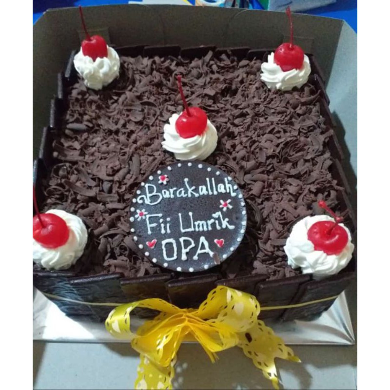 

Kue Ulang Tahun Cokelat Pagar