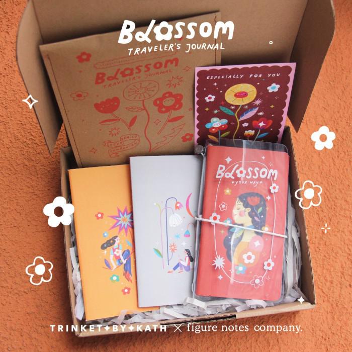 

Notebook / Blossom Traveler'S Journal Pvc + 4 Pcs Notebook - Gift Set / Hampers