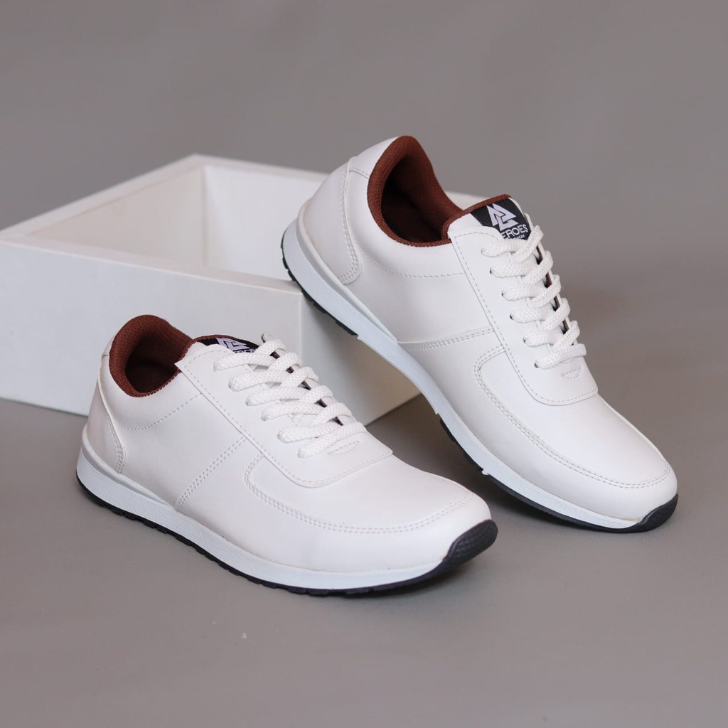 MOLK|Sepatu Sneakers Casual Kasual Jalan Polos Ori Pria Cowo Footwear