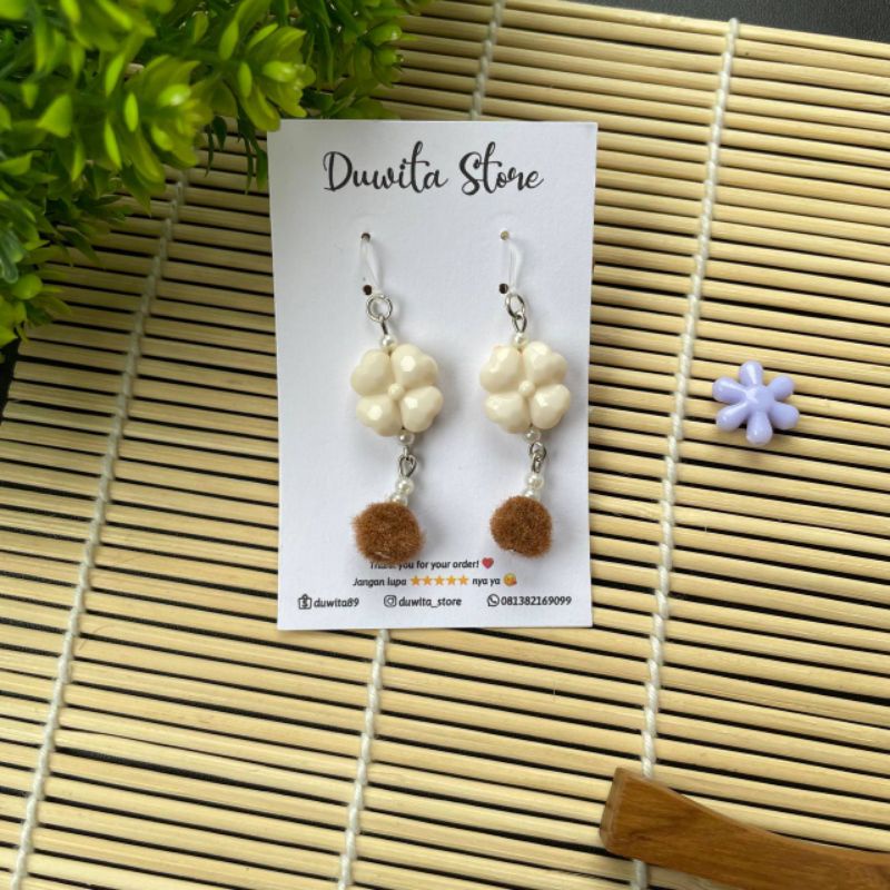 HANDMADE ANTING DEWASA KAITAN PLASTIK/SILVER MOTIF BUNGA+POM2