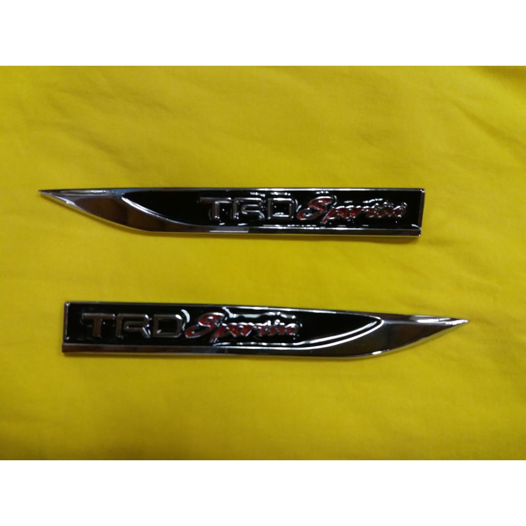 emblem body samping trd sportivo