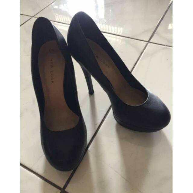 PRELOVED sepatu high heels NEW LOOK. Black pump shoes size kecil
