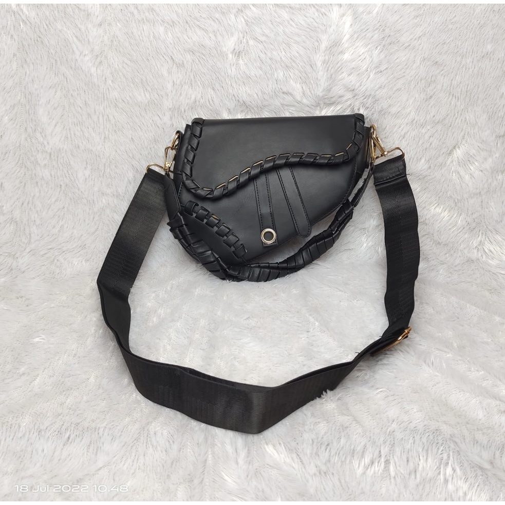 TFT AX 92959 AX959 D03 T44 784 773 058 (3 MUAT 1 KG) Tas selempang wanita import Batam Jakarta Saddle Bag terbaru Ready Hitam Beige Kuning Ungu