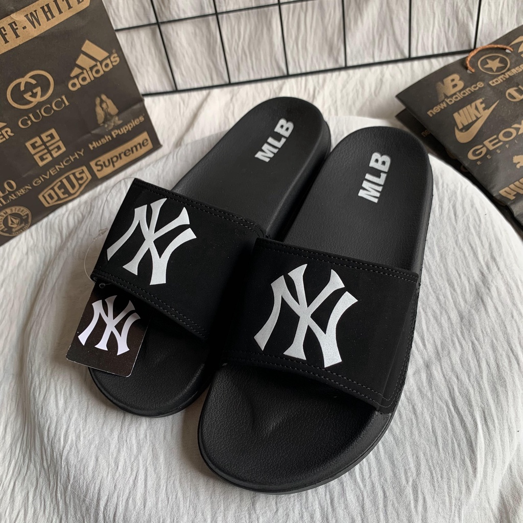 NEW ARRIVAL Sandal Pria Slide Sendal Slip on Anti Licin Ringan  SLIP ON KARET SANDAL SLOP PILON IMPORT MEGA SALE Sandal Skechers Pria Sandal Skecher Cowok Slide Sandal Slop SANGAT RINGAN DIPAKAI DAN ANTI AIR FREE PAPERBAG LOGO JB BLACK