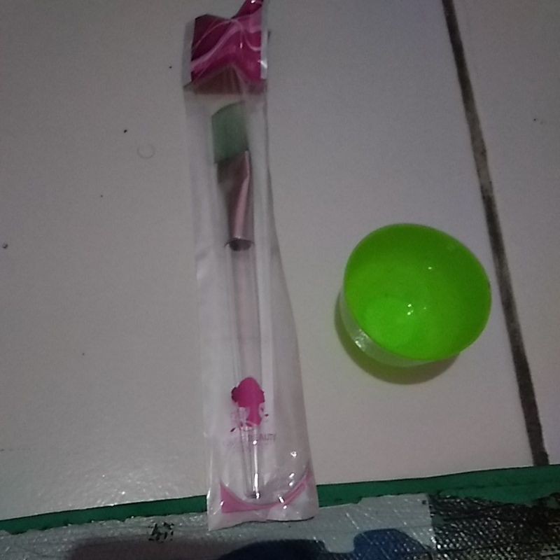 

KEMASAN KUAS DAN WADAH