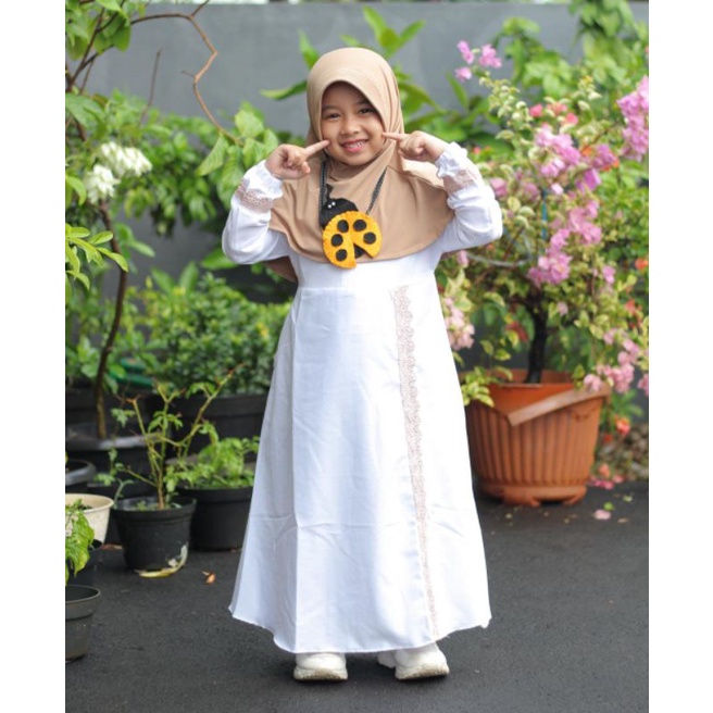 DRESS RIYAYA MADINA PUTIH BANAT ANAK ORI BY SADA HIJAB