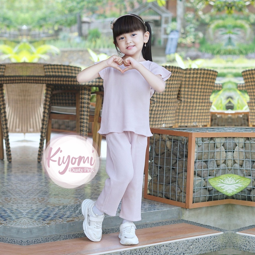 Nauree - One Set Kiyomi Setelan Baju Anak Perempuan Bahan Waffle Uniqlo Ukuran S M L Untuk Usia 1 2 3 4 5 6 Tahun Warna Cream, Mint, Maroon, Dusty Pink &amp; Lilac Celana Panjang Baju Lengan Pendek Lembut Nyaman Premium Tidak Panas Tidak Meneawang Berkualitas