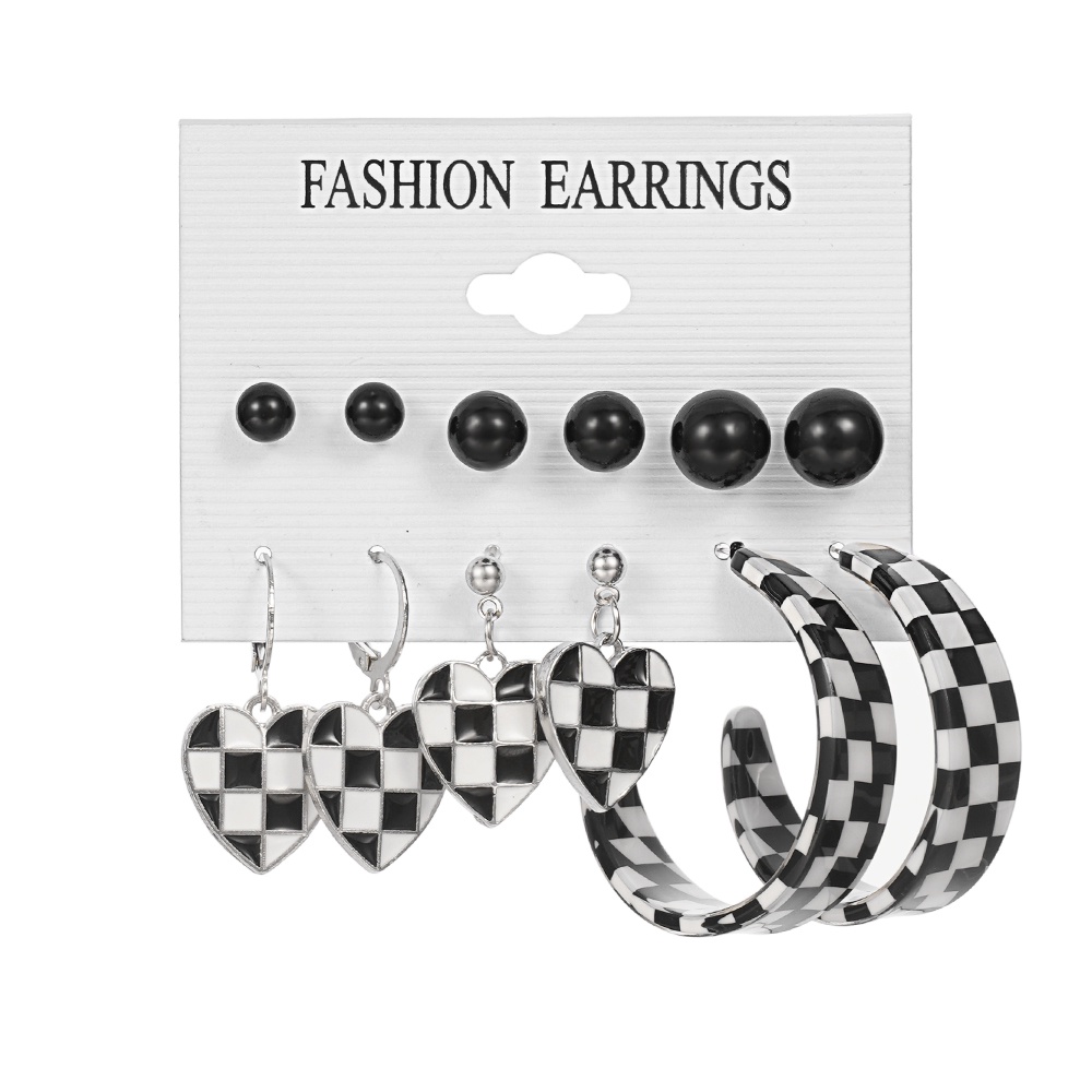 Set Anting Bahan Logam Akrilik Bentuk Geometris Hati Motif Kotak-Kotak Warna Hitam Putih Gaya Vintage