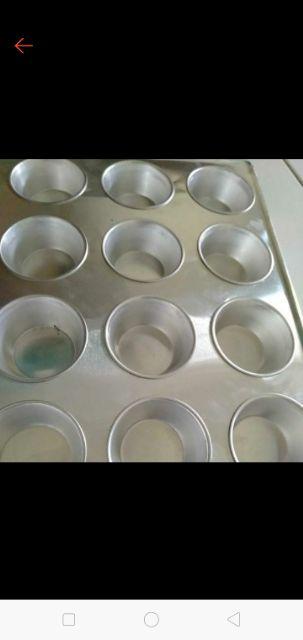 Loyang Kue Muffin 16 Lubang