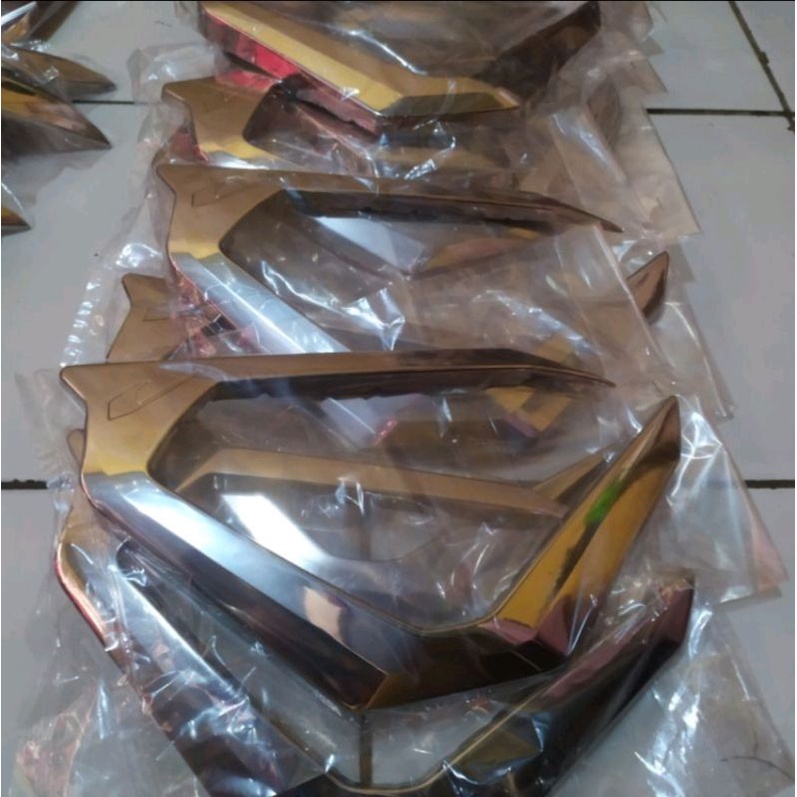 GARNISH RADIATOR VARIO 125 NEW (copotan)