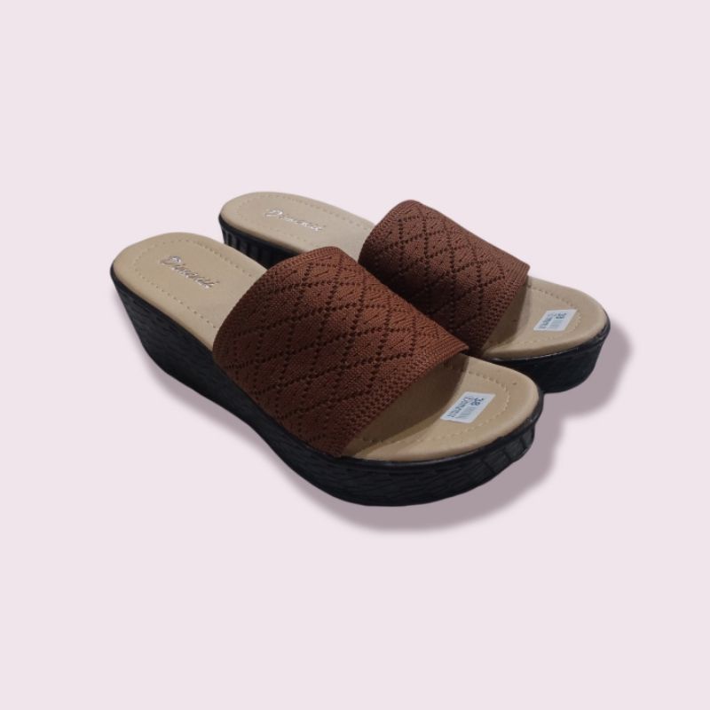 Sandal slop rajut cewek