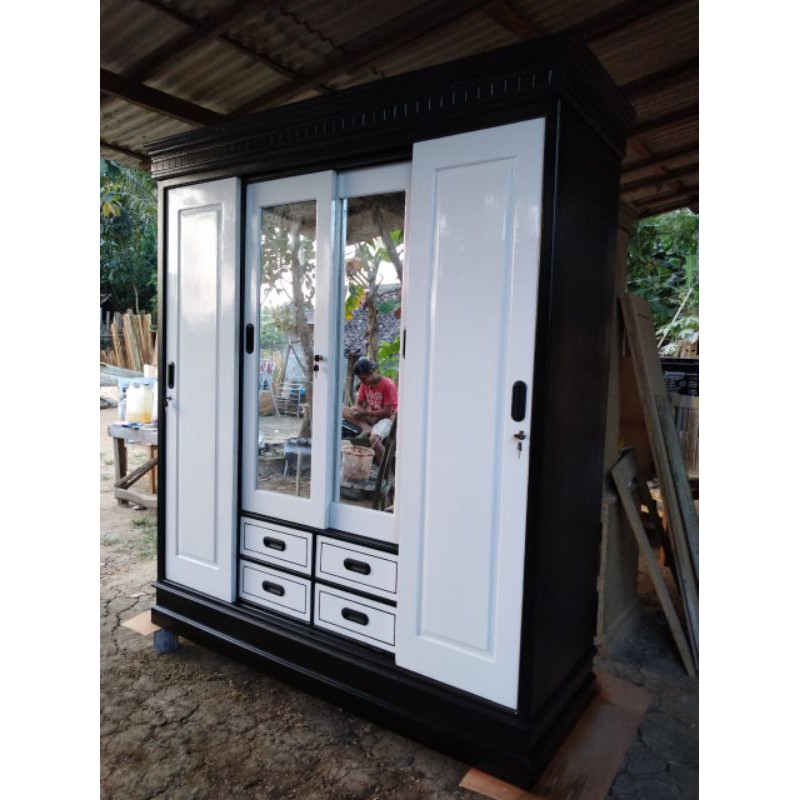 lemari 3 pintu