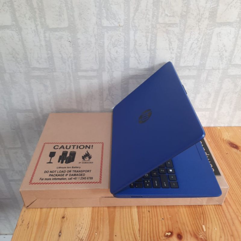 Laptop Hp 14-fq0037nr Touchscreen Amd 3020e Ram 8GB/ 128GB Vga Amd Radeon TM Graphic Windows 10 Siap pakai