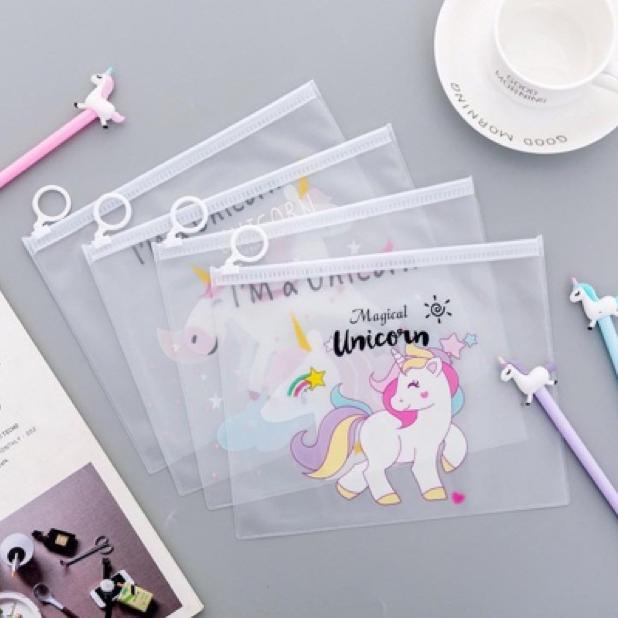 

レ ZIPPER POUCH A5 TRANSPARANT MOTIF UNICORN ㅒ