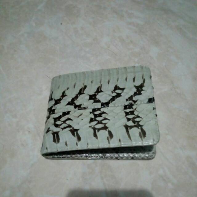 Dompet pria kulit ular asli  ( putih )