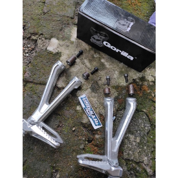 FOOTSTEP BELAKANG MODEL CB 1200R CBR 1200 CB 650F CBR 650 POSTEP GANTUNG CB 1200 SET BOSH SET BAUT B