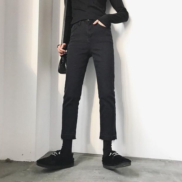 【 Penawaran Istimewa 】Kemeja Garis-garis Korean / Kemeja Oversize Lengan Panjang ImportCelana Jeans Wanita // Celana Jeans Wanita HighWaist Hitam Pinggang Tinggi //  Celana jeans stretch // Celana Pensil Wanita