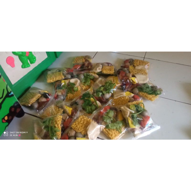 

baso Aci + daging komplit baso instant khas garut