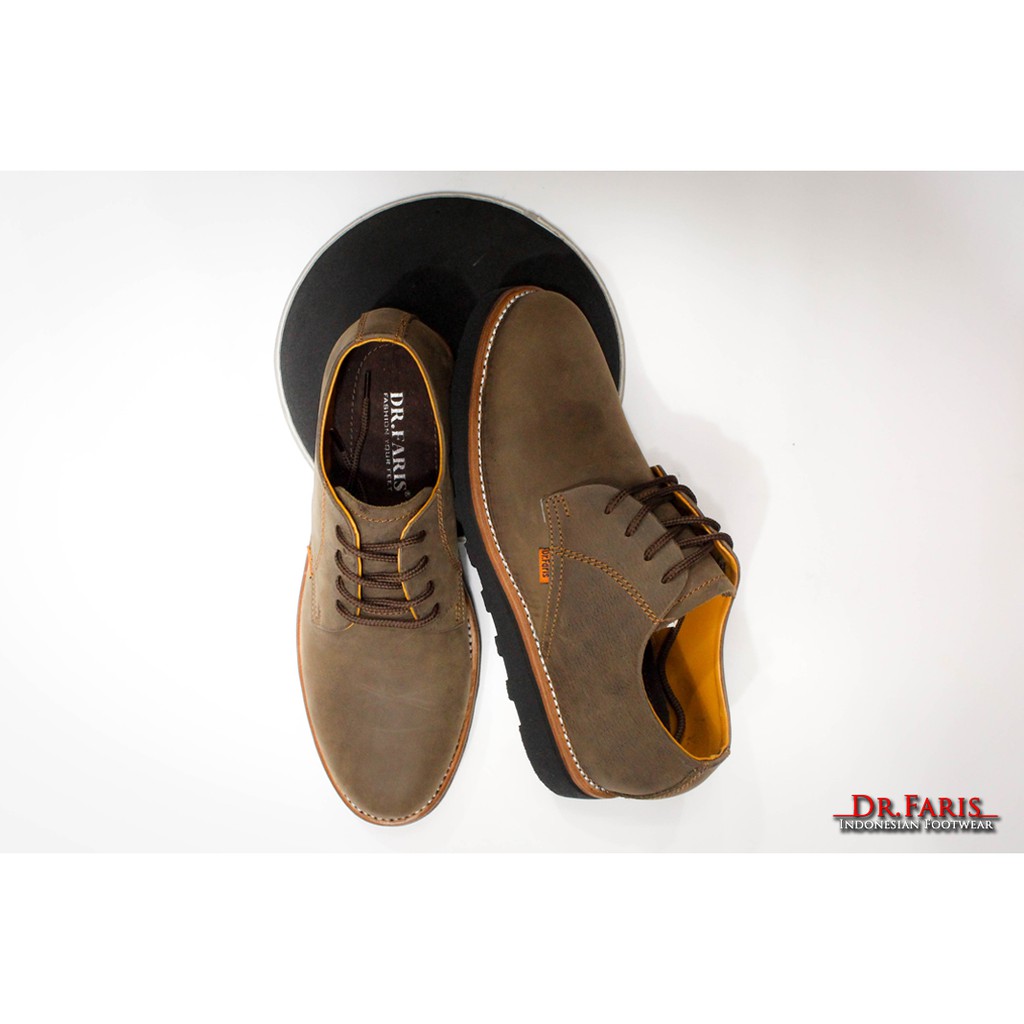 SEPATU SNEAKERS KASUAL DR FARIS CLASICO