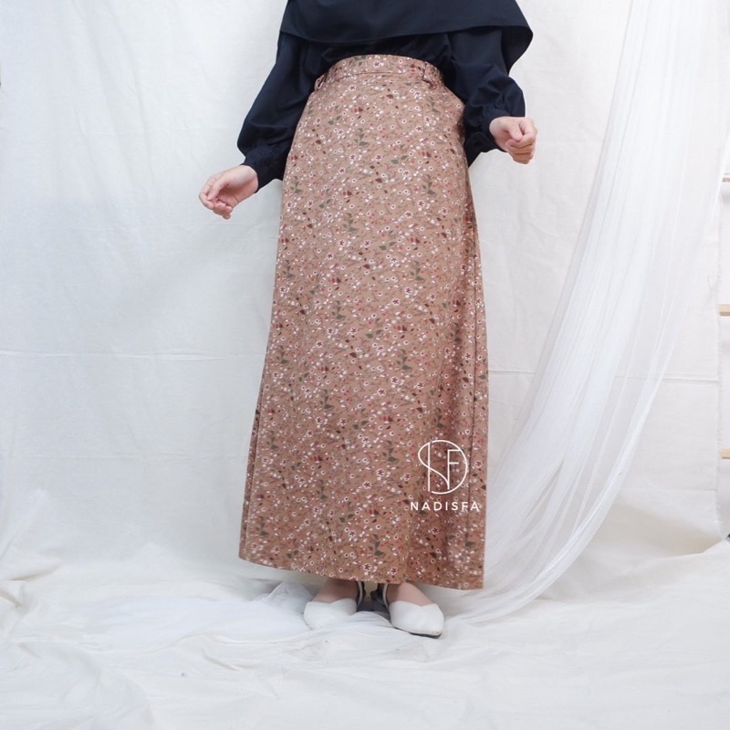 Aline skirt by Nadisfa