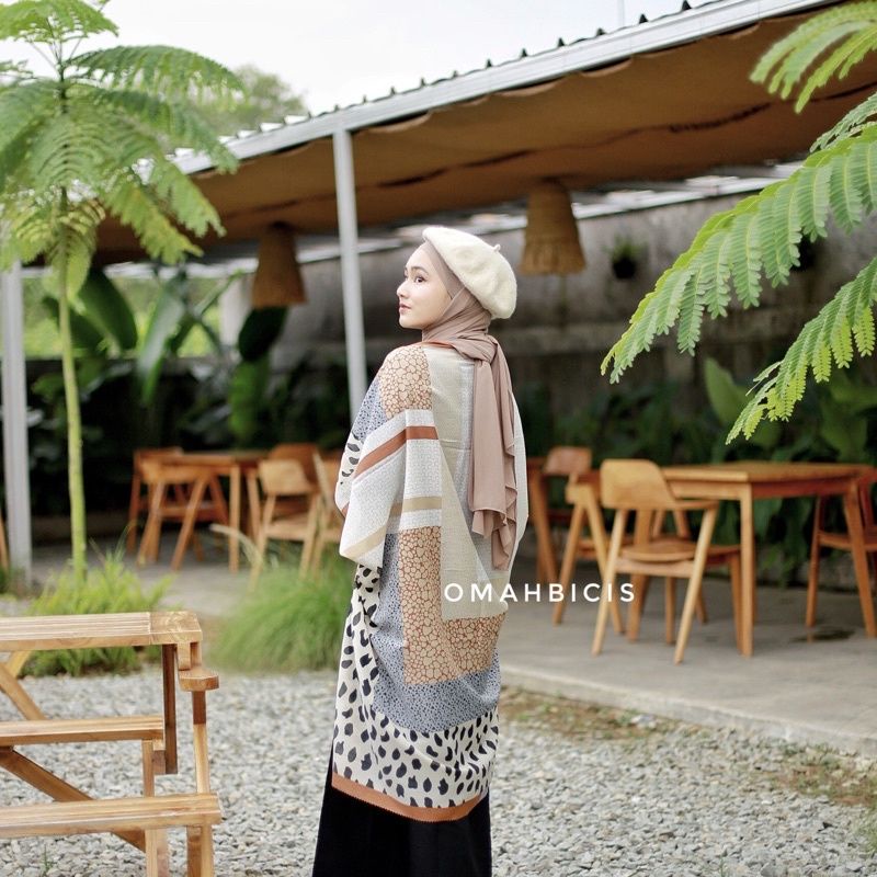 OUTER SCARF MOTIF LEO @MABELLO.ID