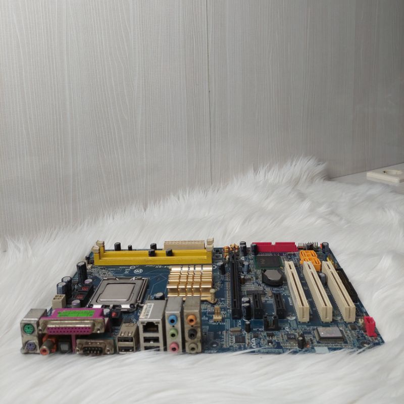 Paket Motherboard Gigabyte GA-8I945PLGE-RH LGA 775 + Processor Dual core E5800