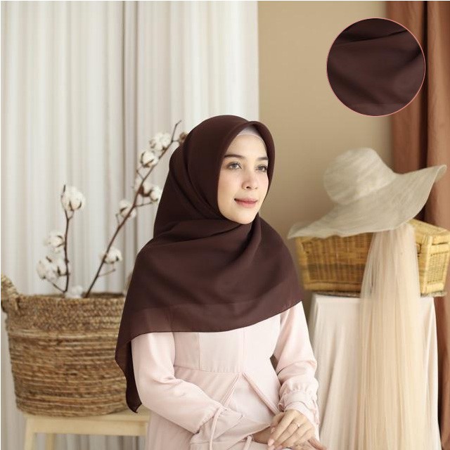Hijab Segiempat Polycotton 115 x 115 Warna Part 1 Bella Square-COFFEE