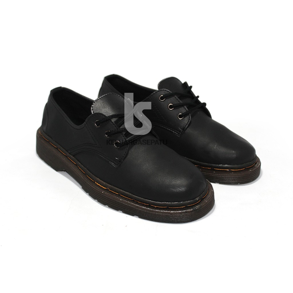 Sepatu pendek dokmart sepatu docmart kulit sepatu ori sepatu boots dokmart black ori blackmaster