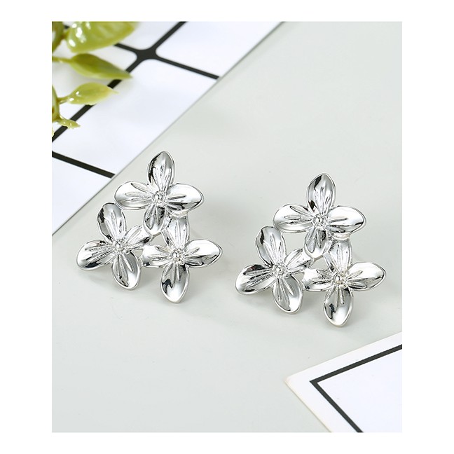 LRC Anting Tusuk Fashion Silver Flower Alloy Three-dimensional Earrings D76656