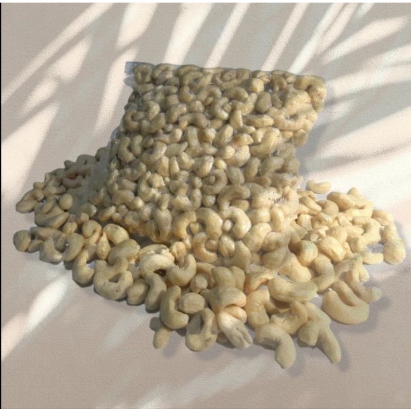 

kacang mete w320 utuh mentah 500gram