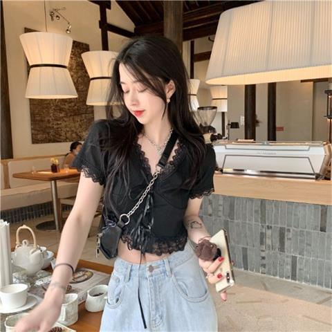 pro lace edge v-neck sweater lengan pendek wanita desain perancis niche chic korea atasan pendek man