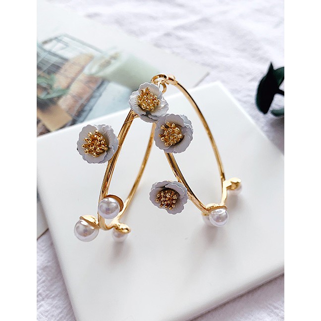 LRC Anting Tusuk Fashion Gold Alloy Pearl Flower Circle Earrings F54107