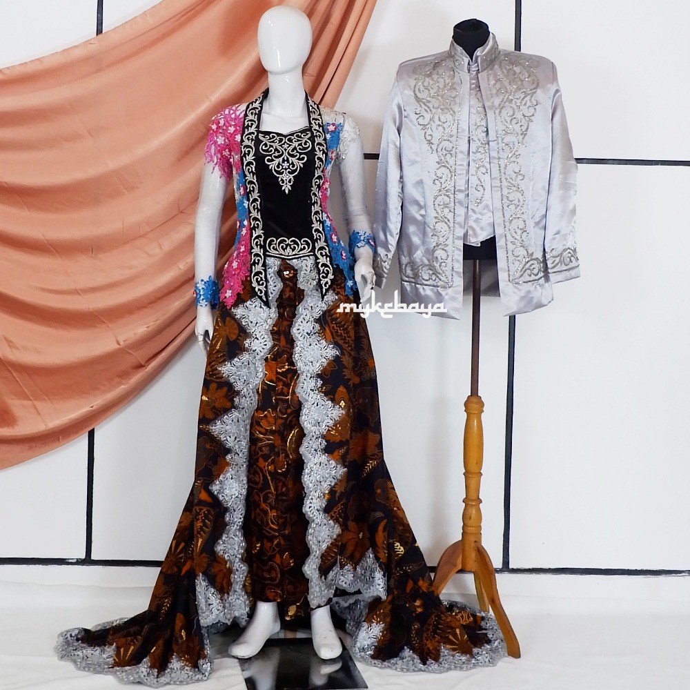SEPASANG KEBAYA PENGANTIN EKOR BATIK BAJU PENGANTIN KEBAYA RESEPSI MODEL KUTUBARU BLUDRU MODERN