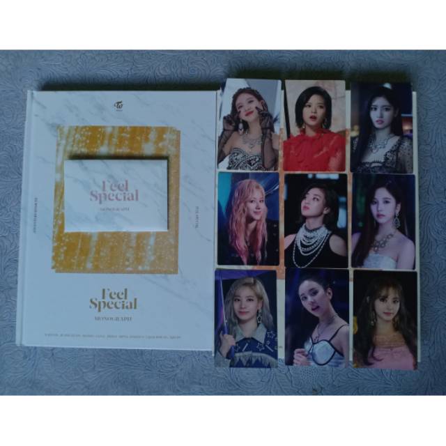 [Ready Stock] Sharing Goods Twice Feel Special Monograph