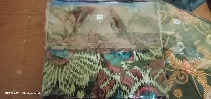 Nivana - Couple Atasan Ayah Anak Ibu Batik Mega Merah Sarimbit Keluarga Seragam