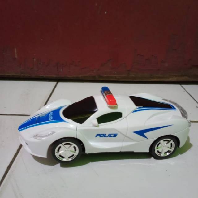 Mobil polisi robot