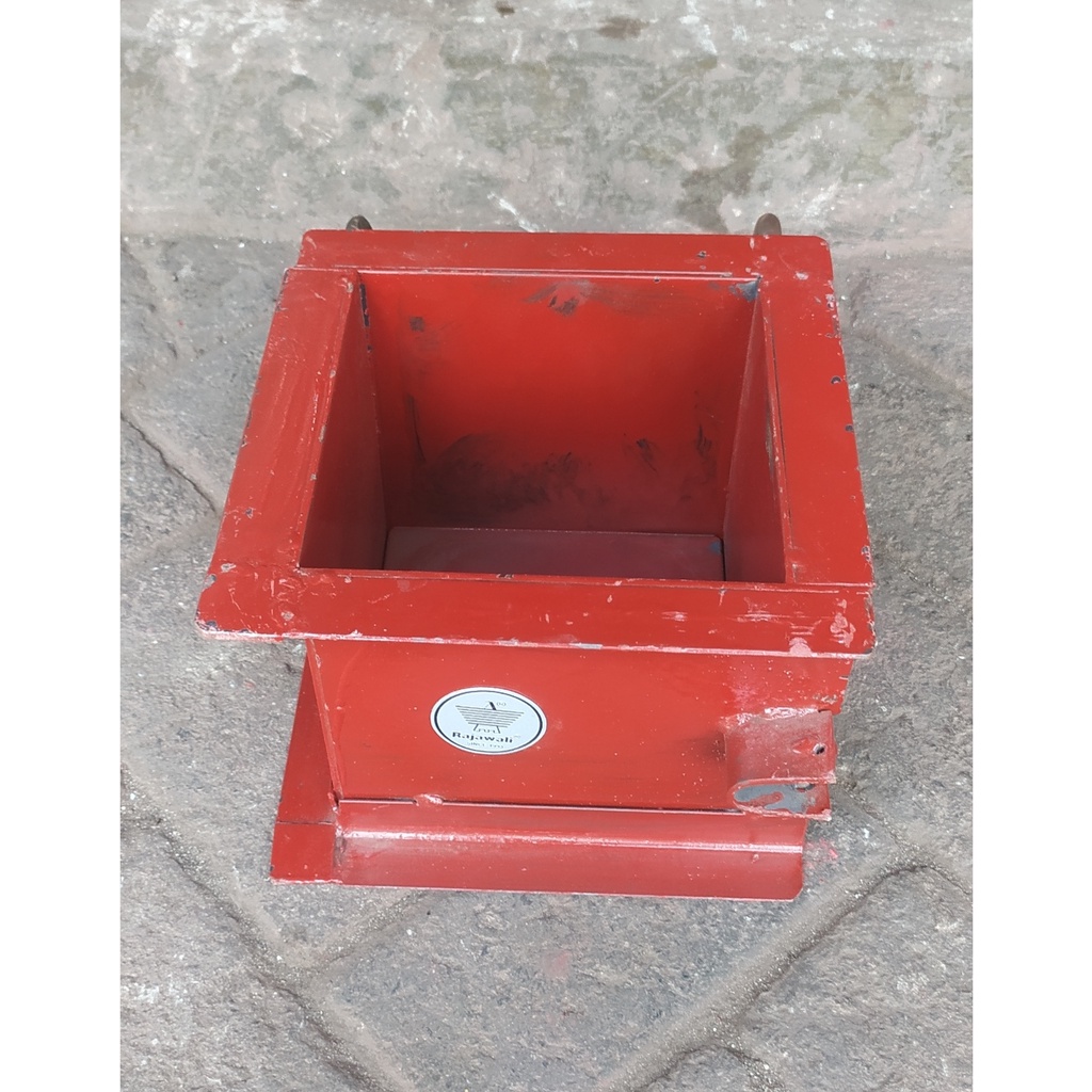 Cetakan kubus beton Uk.15x15x15/Alat cetak kubus beton merk Rajawali