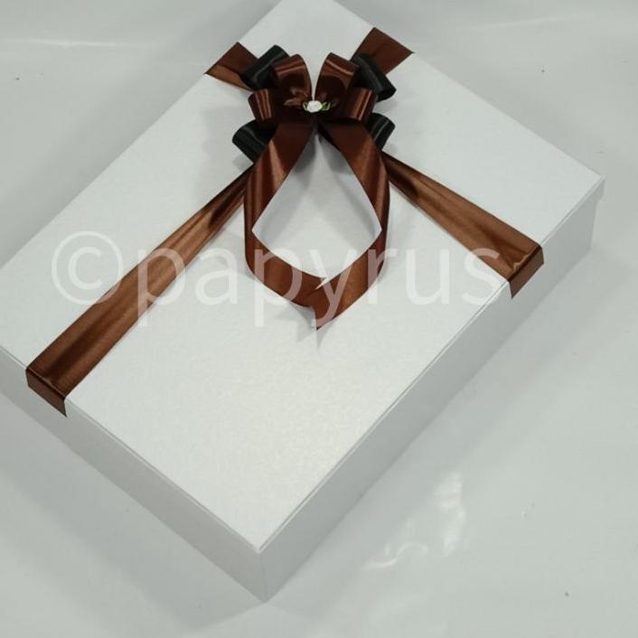 

Special PAPYRUS 30x40 Tinggi 10cm Kotak Kado Gift Box Hadiah .,